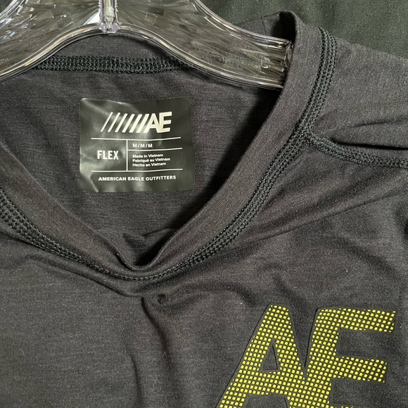 American Eagle Outfitters Flex Long Sleeve Shirt- Black, Gray, and White Size M - Picture 3 of 4